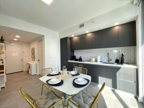 227-2212AM DOWNTOWN MIAMI STUDIO